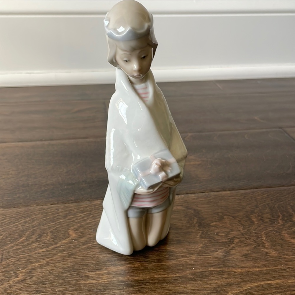 Lladro Nativity Figure